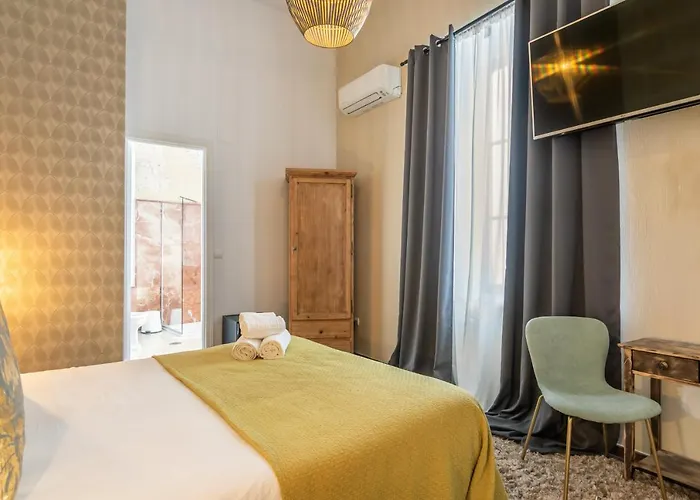 Bellas Artes Catedral 4* חרז