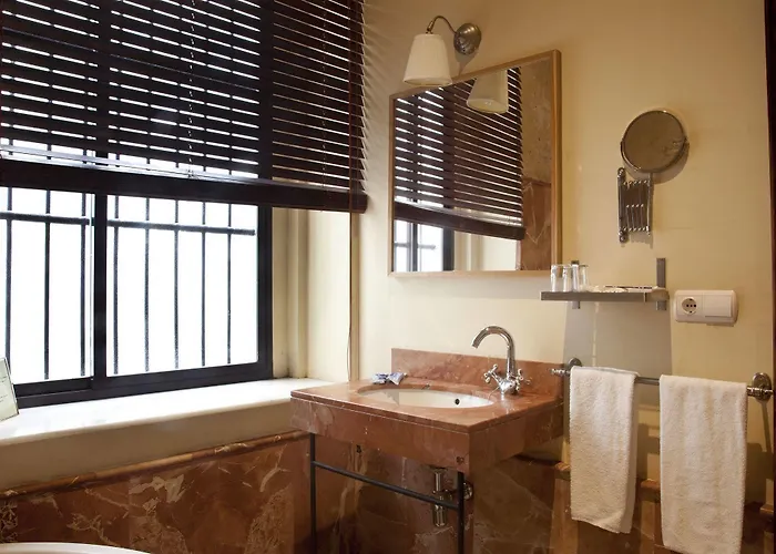 Bellas Artes Catedral 4* חרז